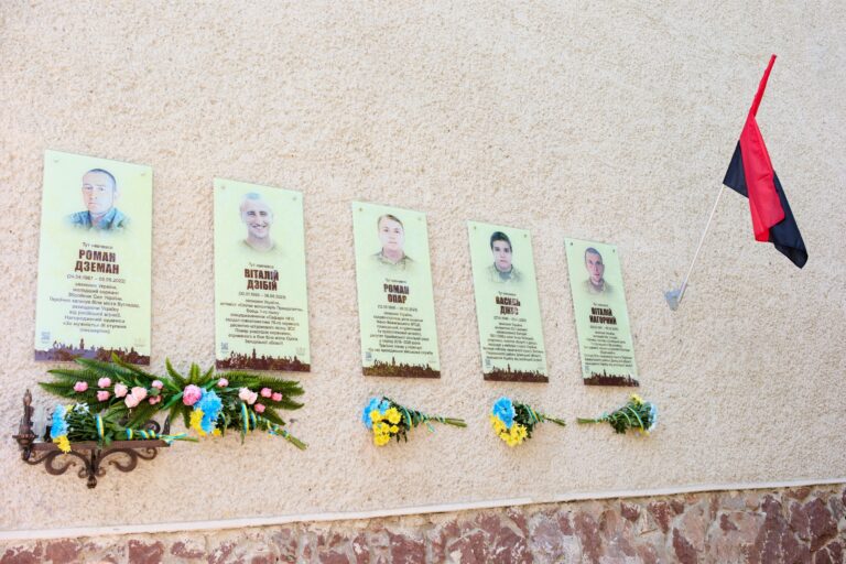 У Крихівцях відкрили анотаційні дошки трьом полеглим захисникам (ФОТО)