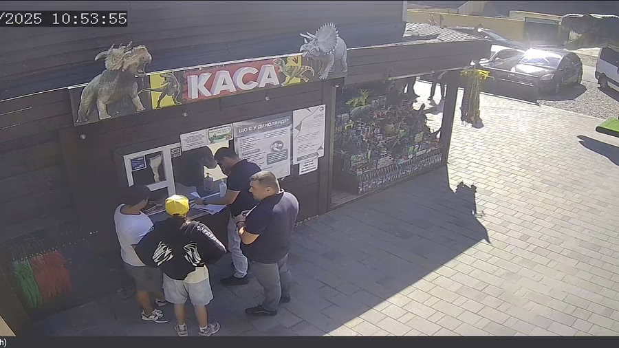 У “Парку динозаврів” у Поляниці заявили про спробу рейдерського захоплення: що відомо (ФОТО)