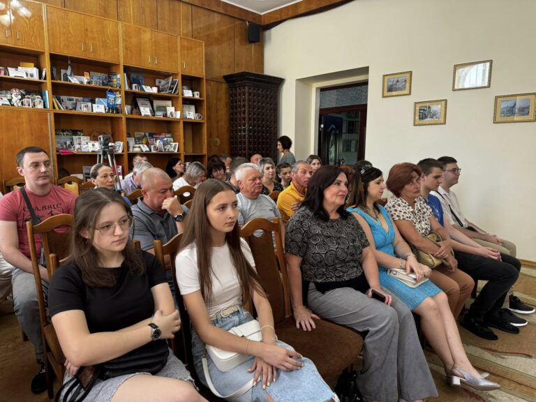 11 випускників Калуша отримали по 3000 гривень за 200 балів на НМТ