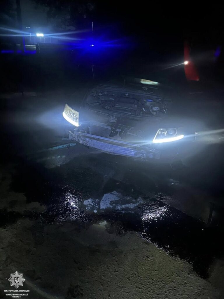 У Франківську нетверезий водій на Audi в’їхав у паркан (ФОТО)