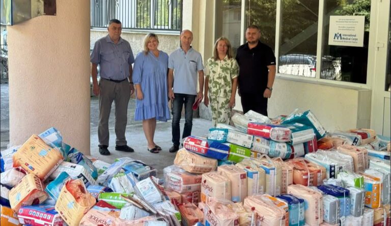 9 тисяч підгузків передали до лікарні та геріатричного центру в Калуші