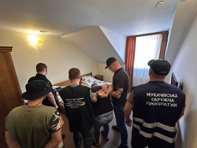Хотів утекти за кордон за 5 тисяч доларів: прикордонники затримали прикарпатця