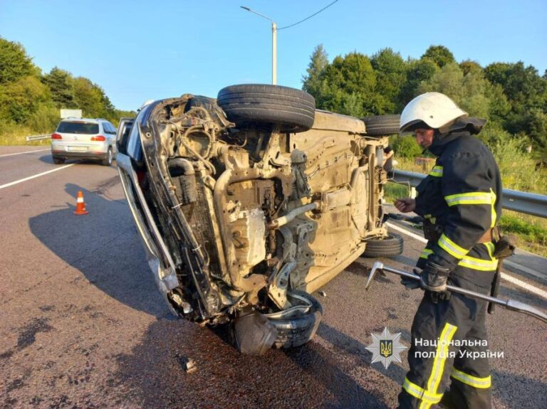 У Боднарові зіштовхнулися два Opel: один із водіїв у лікарні (ФОТО)