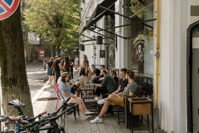 В Urban Space 100 стартував місяць військової обізнаності з бригадою “Хартія”
