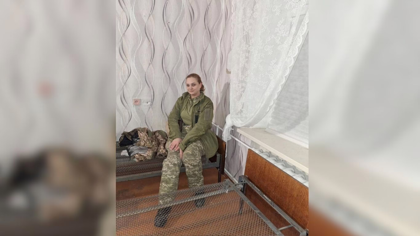 “Раніше лікувала вікових пацієнтів, а зараз – це молоді хлопці”: історія франківської лікарки Галини Єдинак