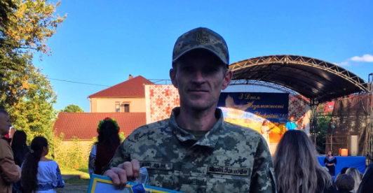 Захисника Володимира Чумаченка з Тлумаччини нагородили “Комбатантським хрестом”