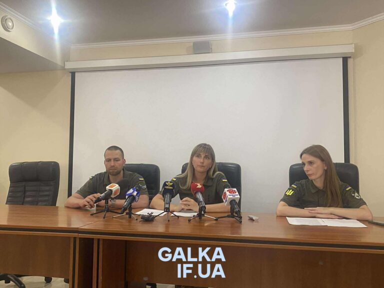 Допомога сім’ям військових та співпраця з громадськістю: у Франківську розповіли про роботу ЦВС (ФОТО)