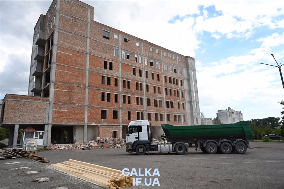 У Івано-Франківську можуть переплатити 72 млн грн на будівництві реабілітаційного центру