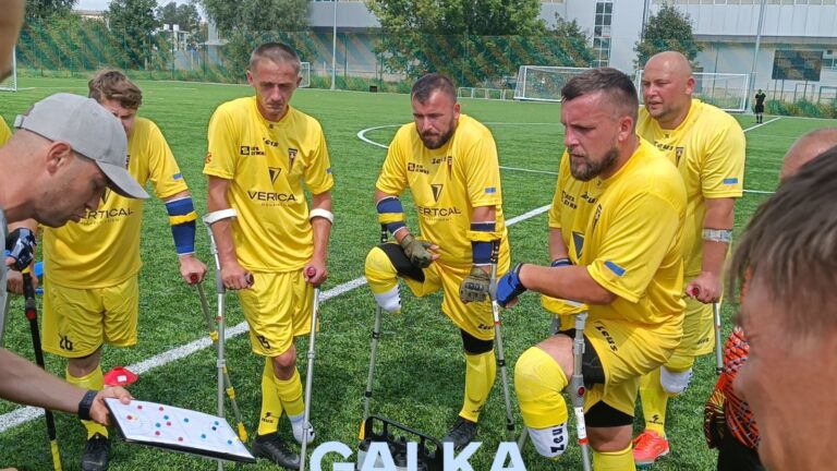 Ветеранів та цивільних кличуть до франківської команди з ампфутболу “Бартка”