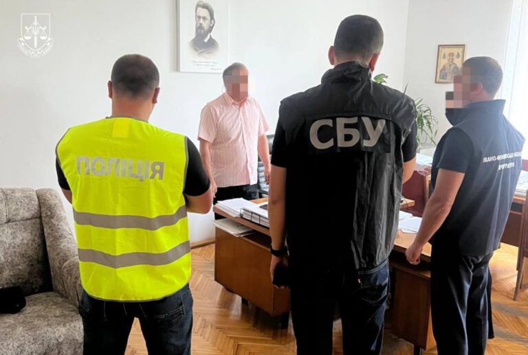 Директора наукової установи НААН на Прикарпатті підозрюють у службовій недбалості на 22 мільйони гривень (ФОТО)