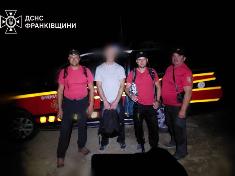 На Прикарпатті заблукав турист біля водоспаду Гук