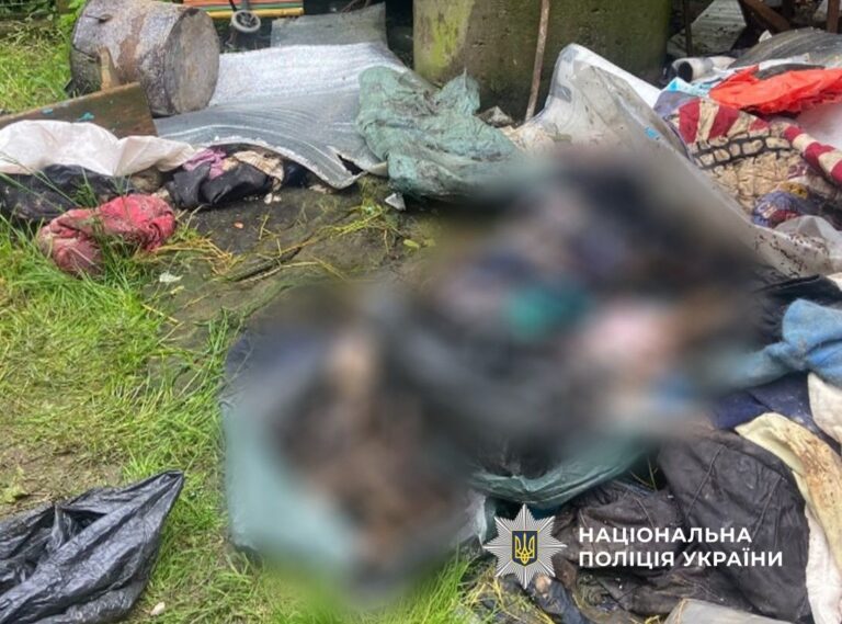 Собаки вмирали від голоду: на Прикарпатті жінку судитимуть за жорстоке поводження з тваринами