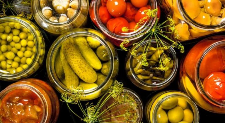 Закрутки по-франківськи: рецепти прикарпатських господинь + ціни на продукти (ФОТО)