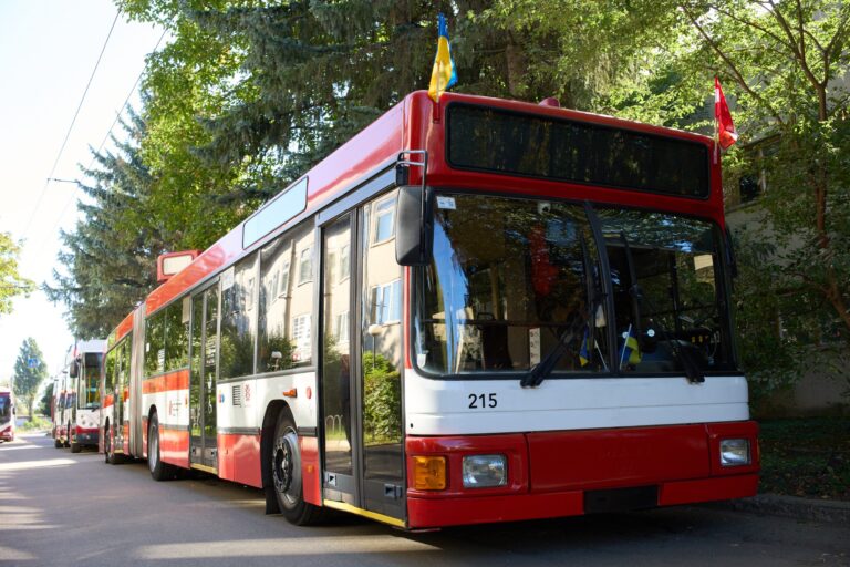 Івано-Франківськ отримав ще два тролейбуси від закордонних партнерів