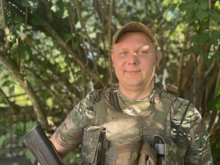 “Мова – ознака нашої ідентичності”: Олександр Голопьоров з Донеччини очолює коломийську роту у 102 бригаді