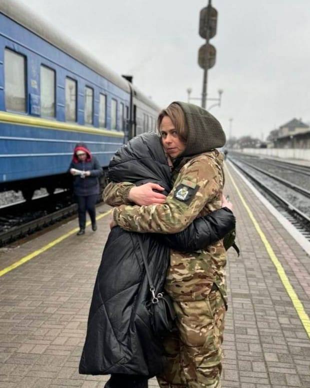 “Щоб мої троє дітей жили вільно”: історія бойової медикині Надія Романюк з Івано-Франківська