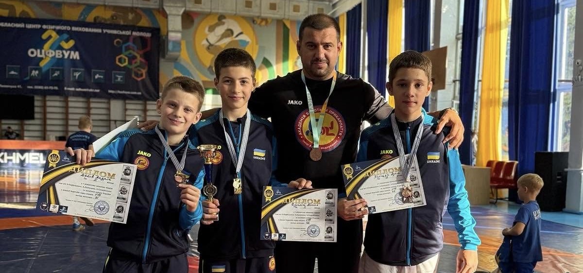 Прикарпатські спортсмени вибороли “золото” та дві “бронзи” на Всеукраїнському турнірі з вільної боротьби (ФОТО)
