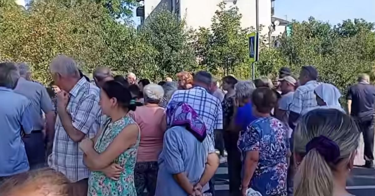 На Калущині старосту “забрали невідомі особи”, люди вийшли на протест (ВІДЕО)