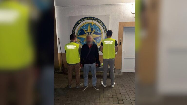 Двічі депортований: на Прикарпатті знайшли іноземця без документів