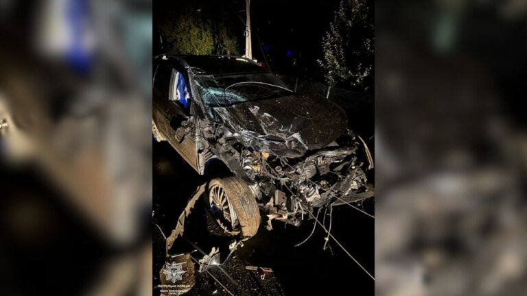 У Франківську п’яний водій в’їхав в електроопору