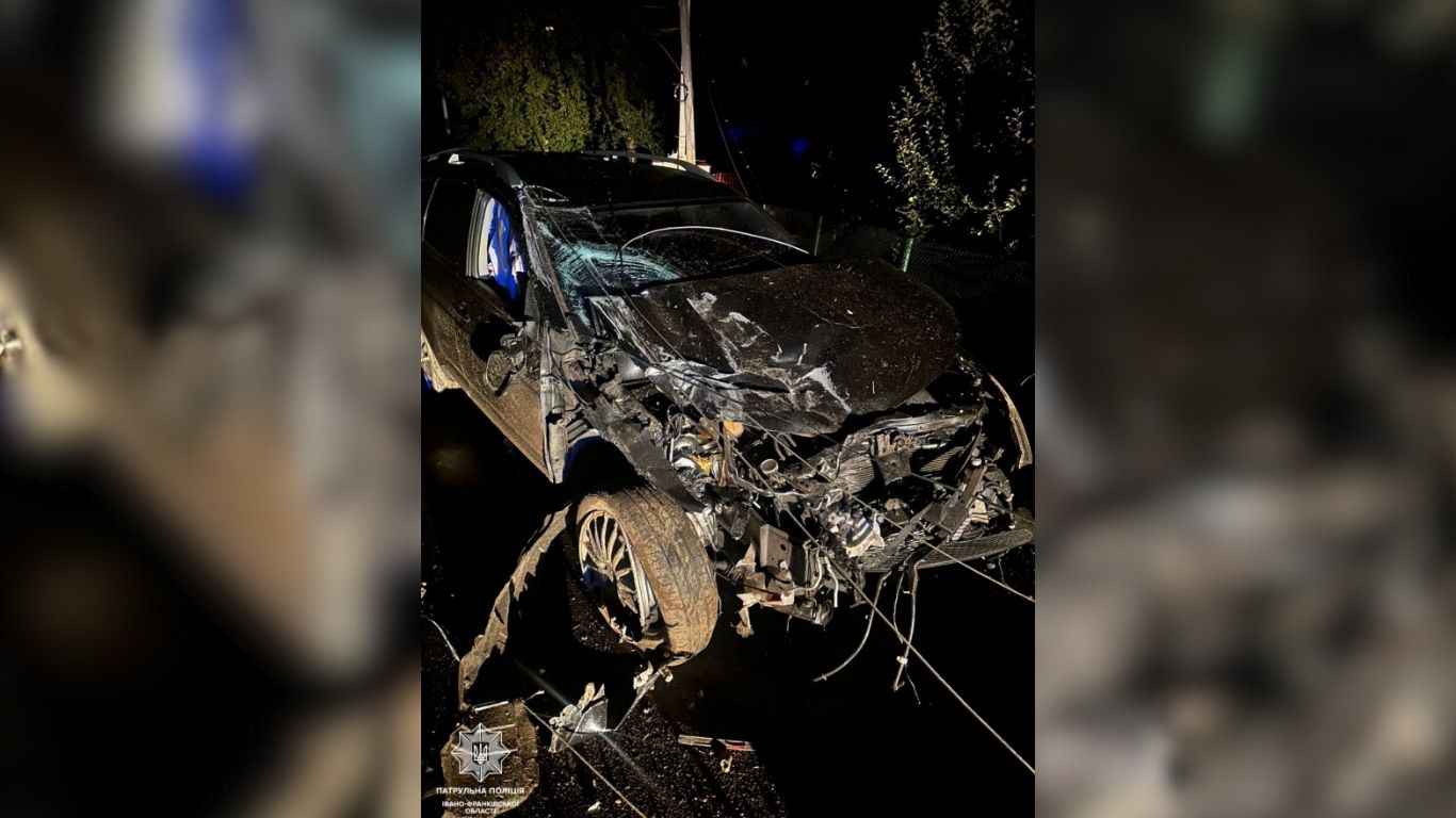 У Франківську п’яний водій в’їхав в електроопору