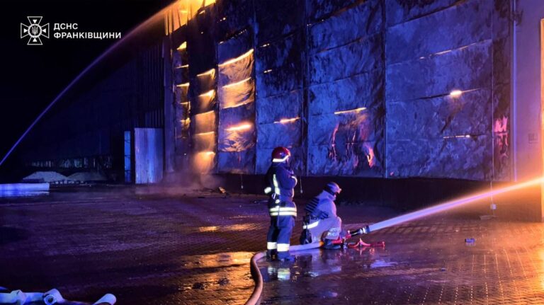 У Калуші зафіксували підвищений рівень формальдегіду в повітрі після обстрілу