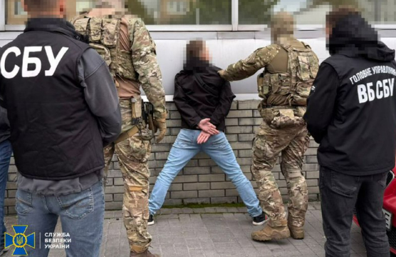 СБУ затримала коригувальника фсб, який наводив комбіновані атаки рашистів по військових заводах на заході України