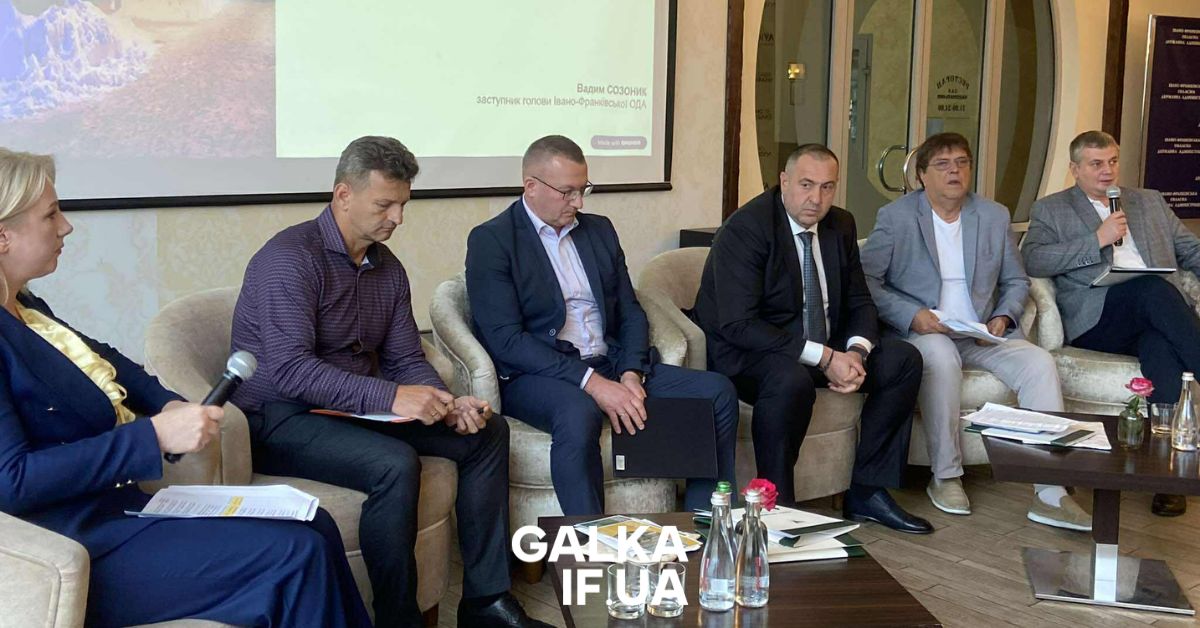 Від графіків вимкнень до запасу дров: влада, енергетики і газовики про готовність Прикарпаття до зими (ФОТО)