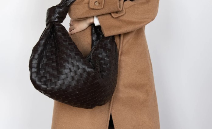 Як доповнити стилізацію сумкою Bottega Veneta