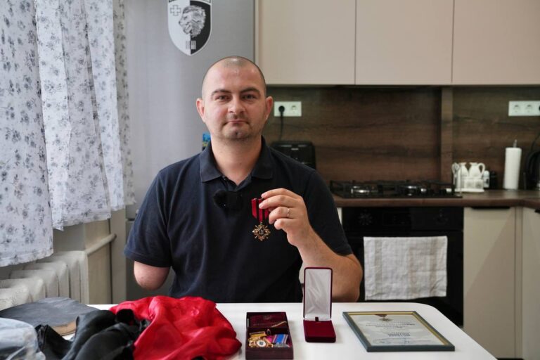 Захисник із Прикарпаття Юрій Николюк отримав “Золотий хрест” від Головнокомандувача ЗСУ