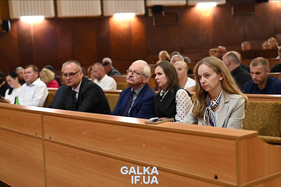Івано-Франківська облрада вимагає рівних виплат для сімей усіх загиблих захисників (ФОТО)