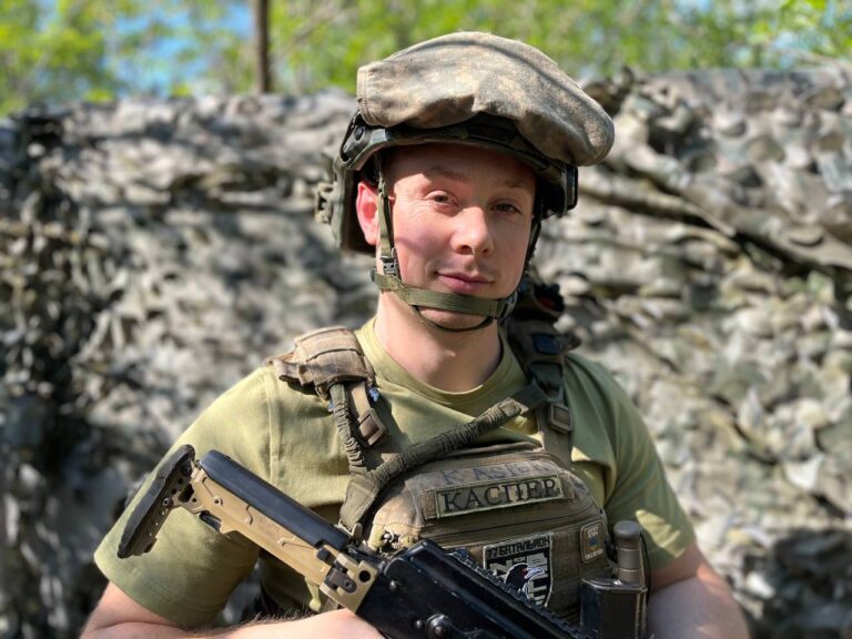 “Кто свои?”: як воїн з Коломийщини Ярослав Касперук “мінуснув” трьох ДРГшників гранатою в Малинівці (ВІДЕО)