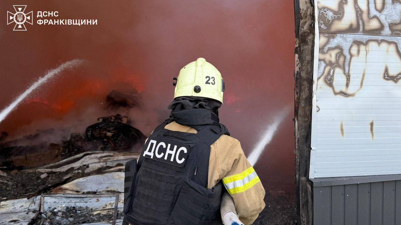 У Надвірній на пожежі знайшли тіло чоловіка