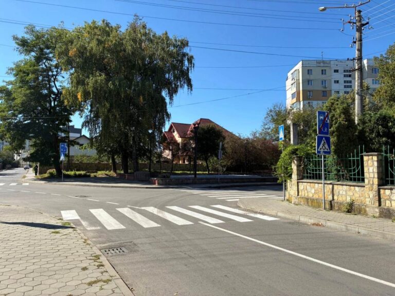 Від Вовчинецької до майбутнього реабілітаційного центру: у Франківську облаштовують ще один доступний маршрут