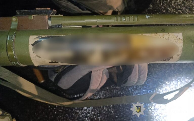 Переконував, що це бойові трофеї: затримали прикарпатця, який віз з фронту зброю та вибухівку (ФОТО)
