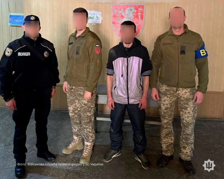 В Івано-Франківську у військового в СЗЧ знайшли ймовірні наркотики — служба правопорядку (ФОТО)