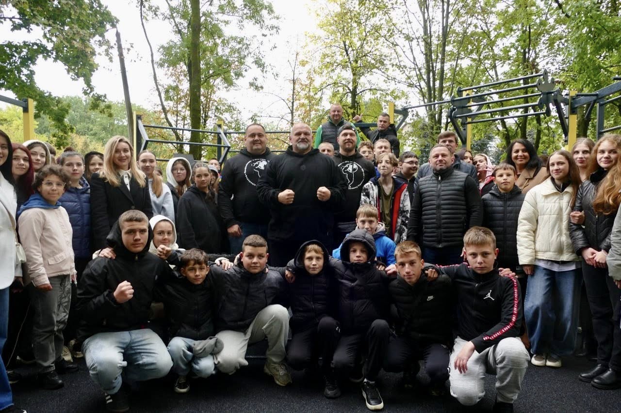 У Калуші відкрили спортивний майданчик для ветеранів “Стронг Воркаут” (ФОТО)