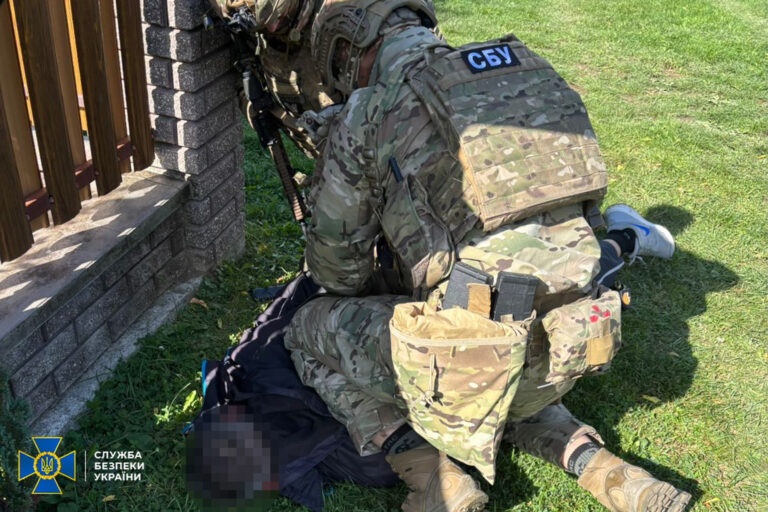 На Прикарпатті викрили схему переправлення чоловіків через Карпати: причетні лісівники Нацпарку (ФОТО)