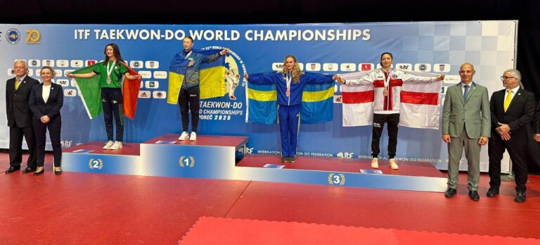 Франківські таеквондистки вибороли “золото” і “бронзу” на Чемпіонаті світу (ФОТО)