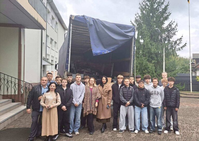 До Калуша привезли обладнання з освітніх закладів Донеччини для тимчасового зберігання (ФОТО)