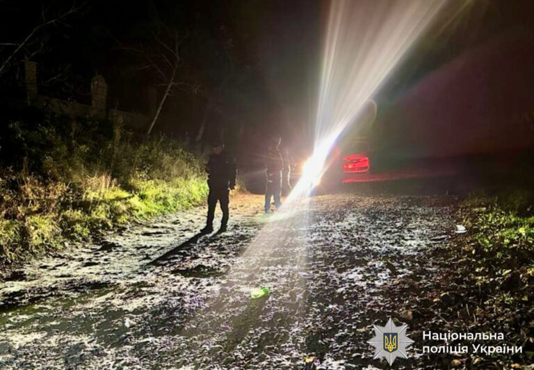 На Снятинщині двоє чоловіків травмувалися через падіння моторолера (ФОТО)