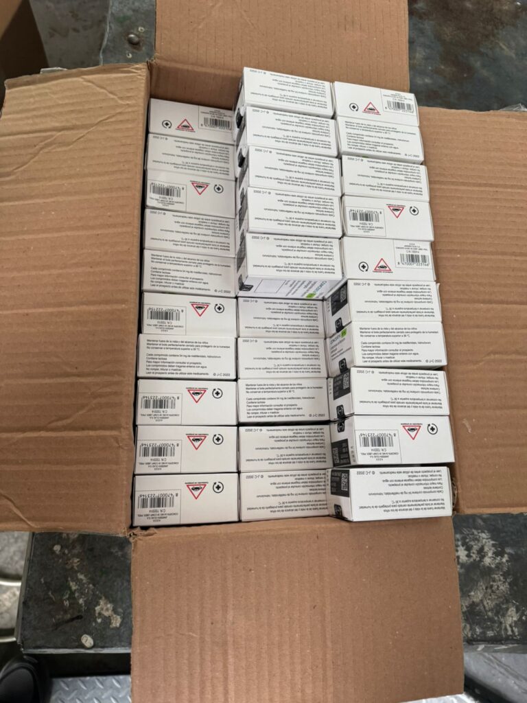 На кордоні зупинили буковинця, який віз на Прикарпаття медпрепарати на близько 2 млн грн
