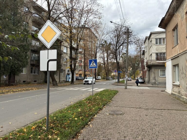 У Франківську змінять схему руху на двох перехрестях поблизу центру (СХЕМА)