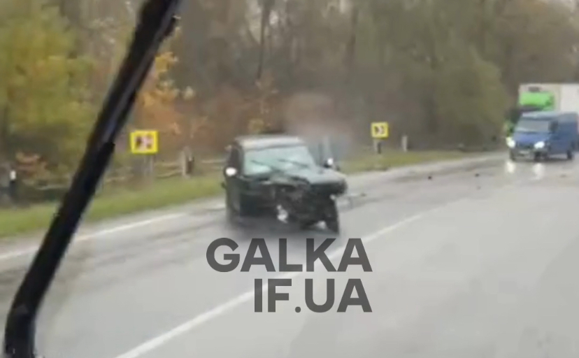 Біля Крилоса зіткнулися Toyota та вантажівка (ФОТОФАКТ)