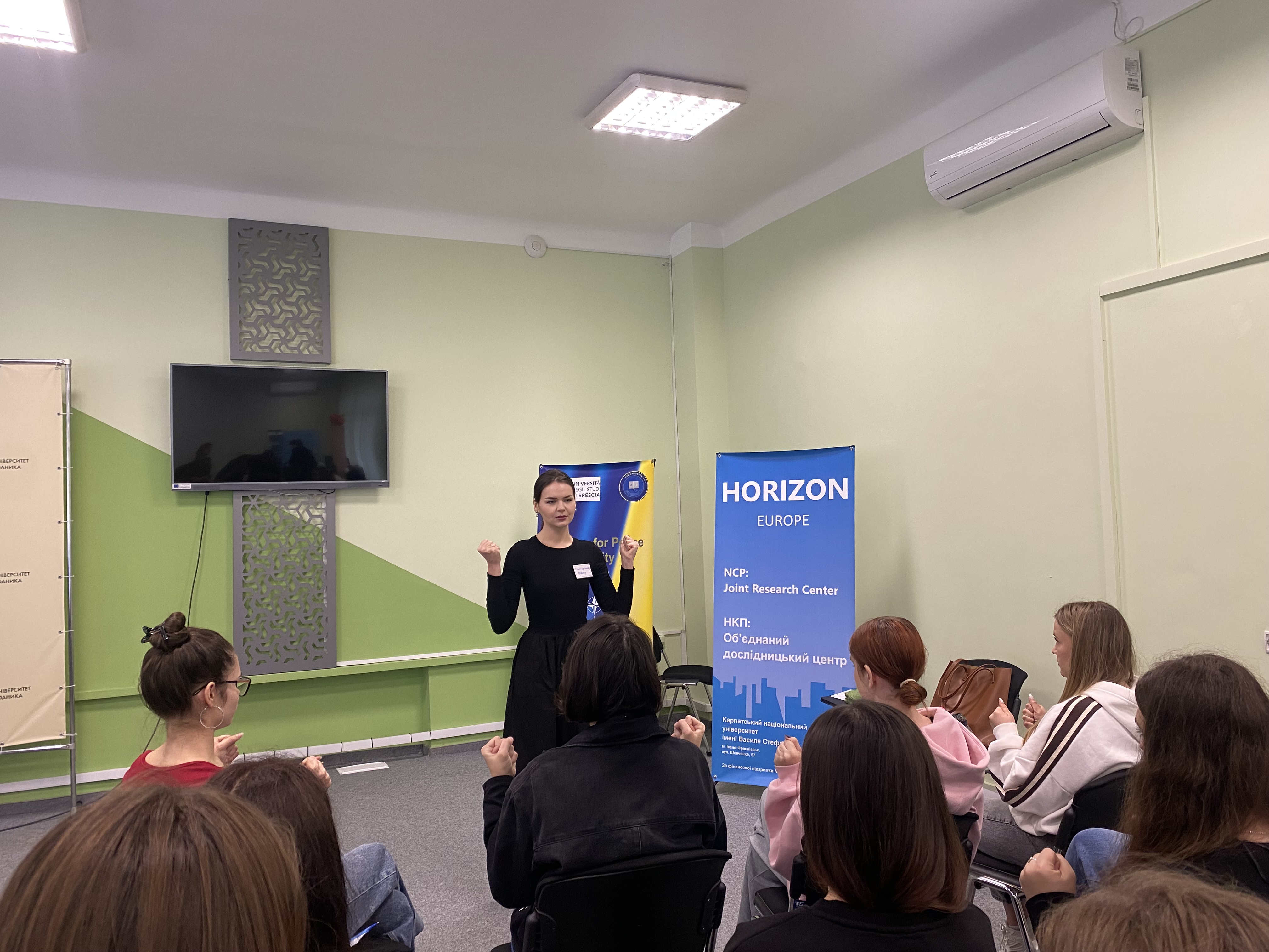 “Наш емоційний стан напряму пов’язаний із тілом”: у КНУВС провели психологічний тренінг із сенсорної грамотності (ФОТО)