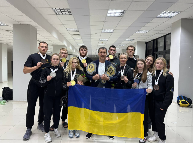 Акріс Агро (група AST) підтримала збірну Україну на чемпіонаті світу з ММА, яка виборола перше місце