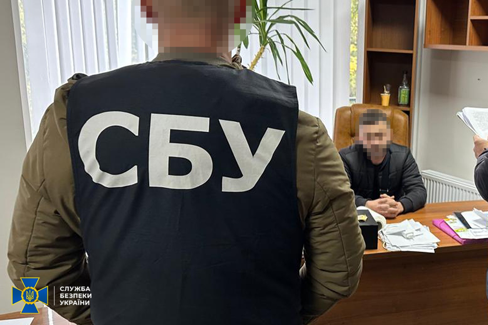 Прикарпатський адвокат заробив на “ухилянті” $7 000, навʼязавши йому свої послуги — правоохоронці (ФОТО)