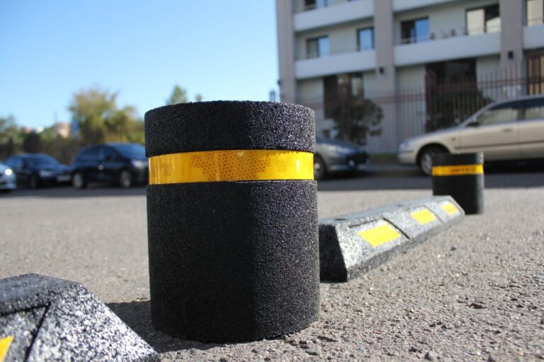 У Франківську протестують розширення тротуару біля “Промприладу”