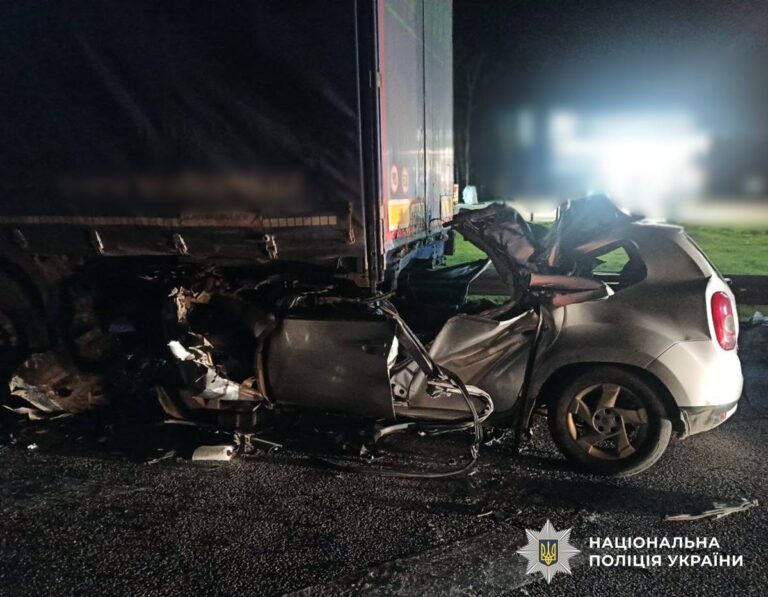 Врізались у фуру: у ДТП на Житомирщині загинули двоє прикарпатців, ще один у реанімації (ФОТО)
