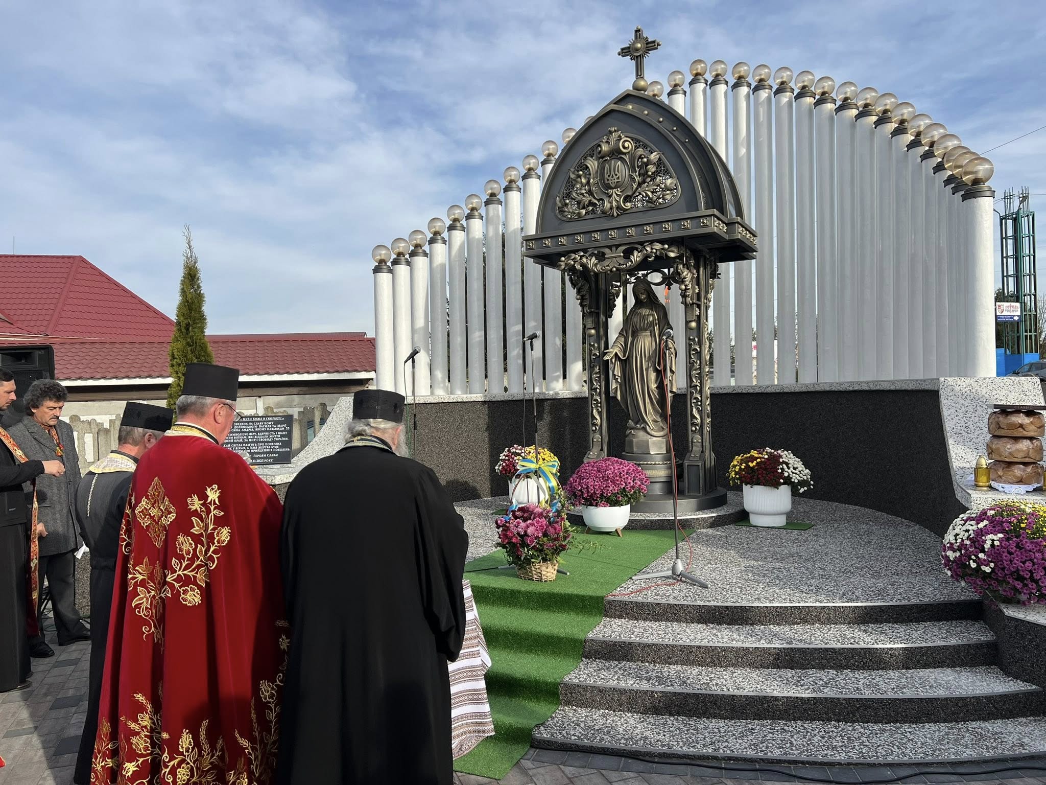 У Городенці освятили Ротонду Матері Божої у скорботі на Алеї Героїв (ФОТО)